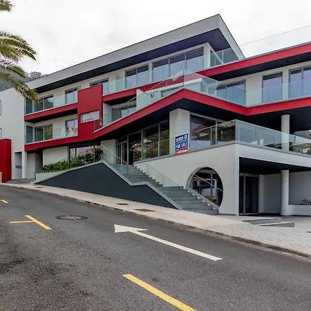 The Jolie - Lava Pools Apartman *