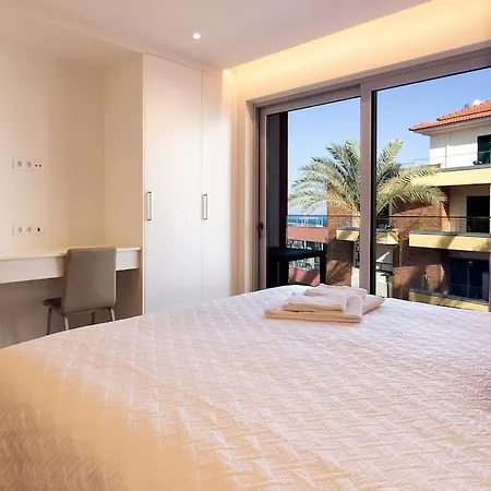 Appartement Luxury And Modern In Center Porto Moniz