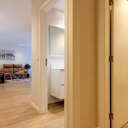 The Jolie - Lava Pools Apartman