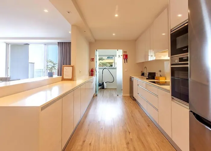 The Jolie - Lava Pools *