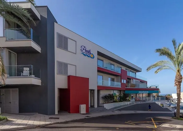 The Jolie - Lava Pools Apartmán