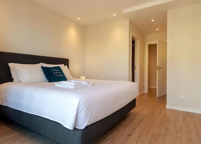 The Jolie - Lava Pools Apartmán *