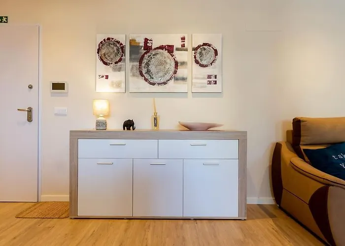 The Jolie - Lava Pools