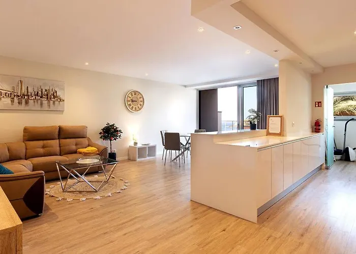 The Jolie - Lava Pools Apartmán *