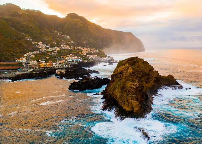 The Jolie - Lava Pools Apartmán *