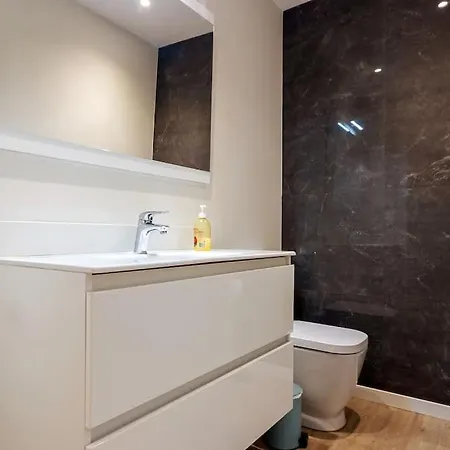 Luxury And Modern In Center Porto Moniz