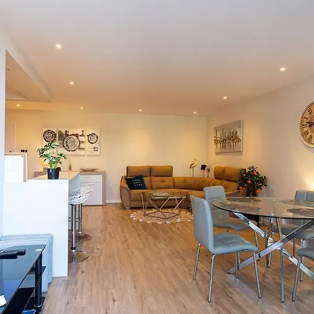 Luxury And Modern In Center