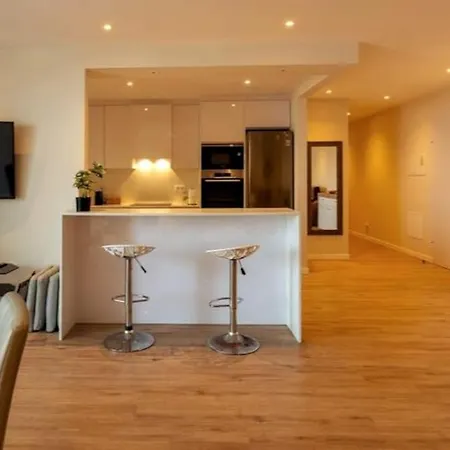 Luxury And Modern In Center *